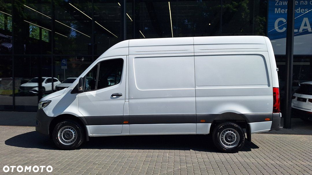 Mercedes-Benz Sprinter - 2
