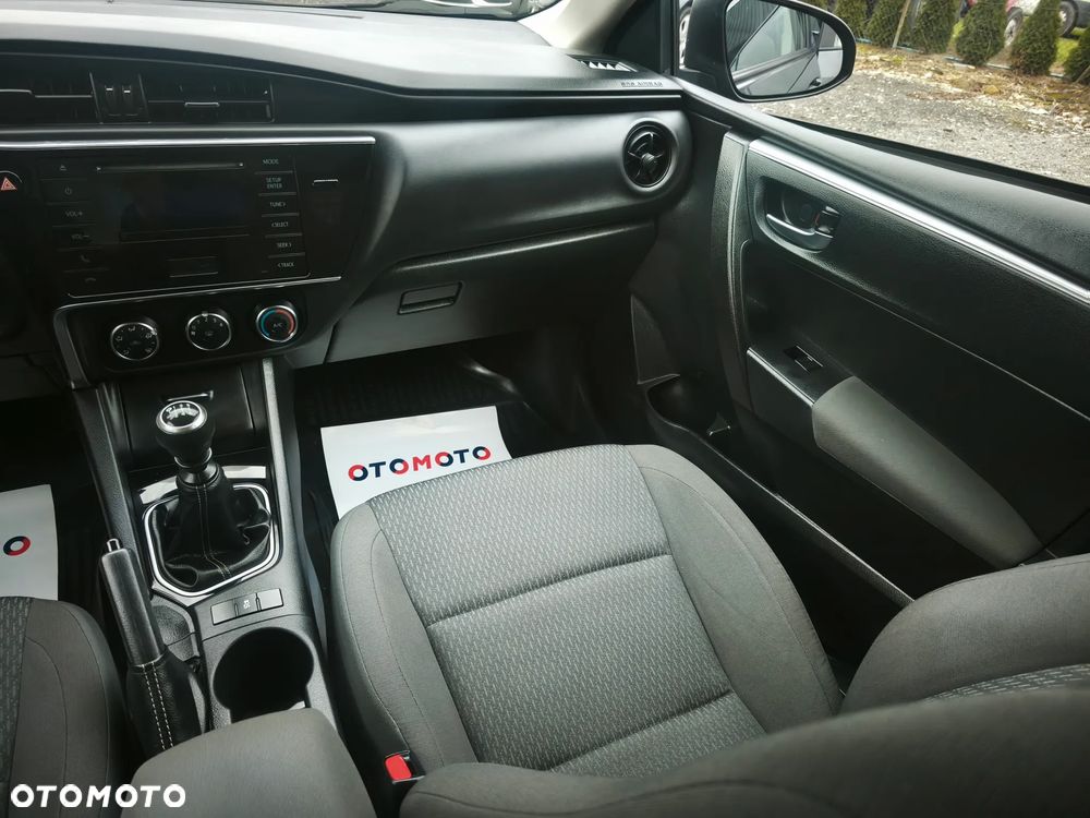 Toyota Corolla 1.6 Premium - 19