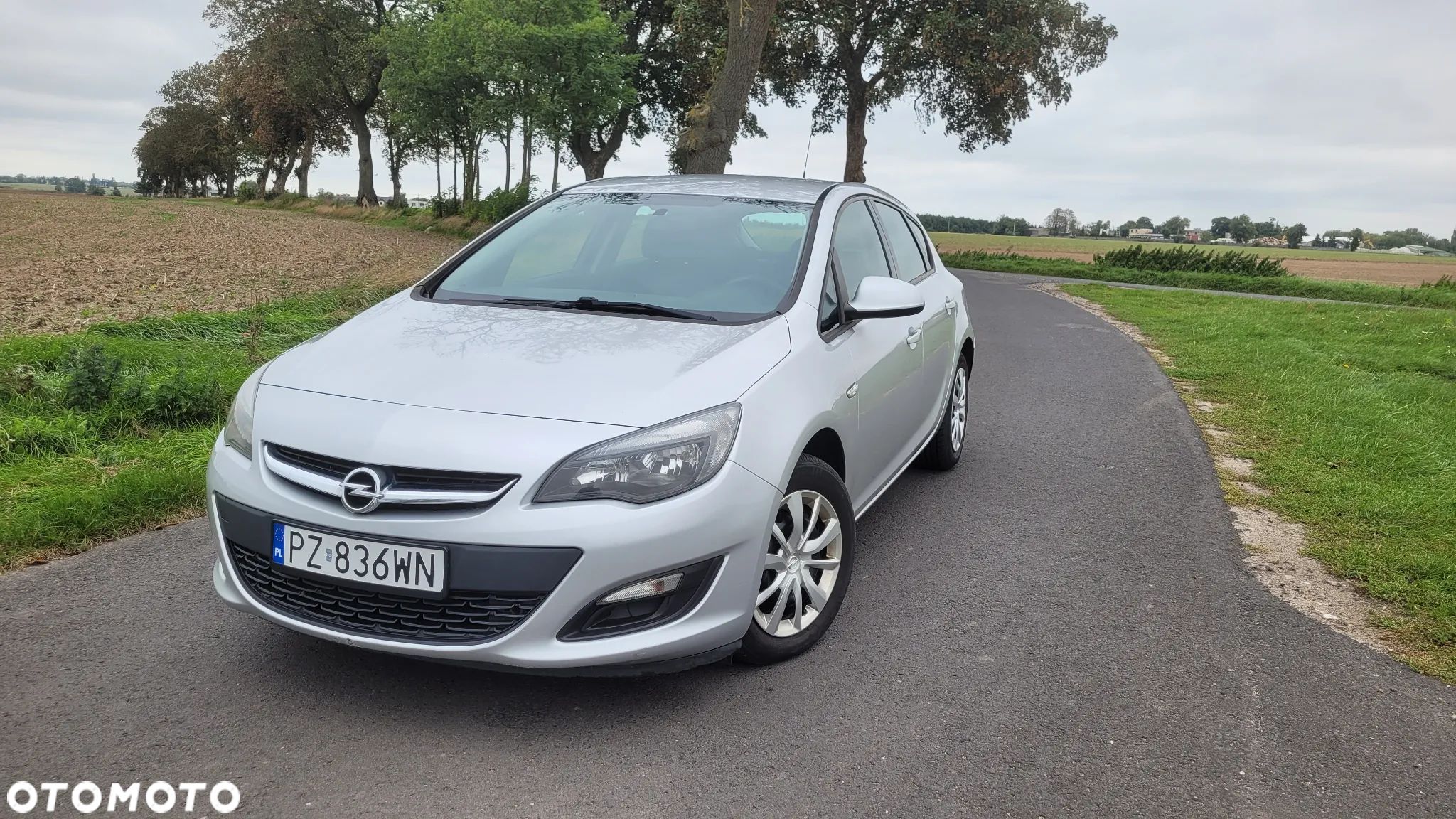 Opel Astra IV 1.4 T Active - 1