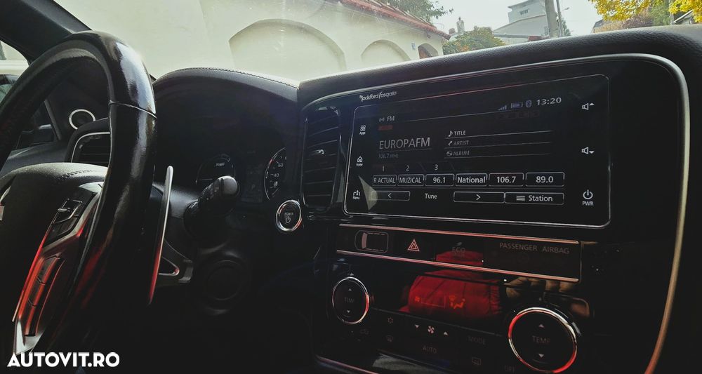 Mitsubishi Outlander - 7