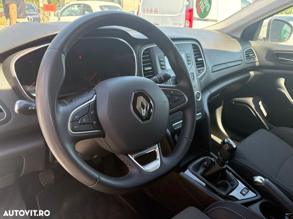 Renault Megane TCE 114 GPF Life - 7