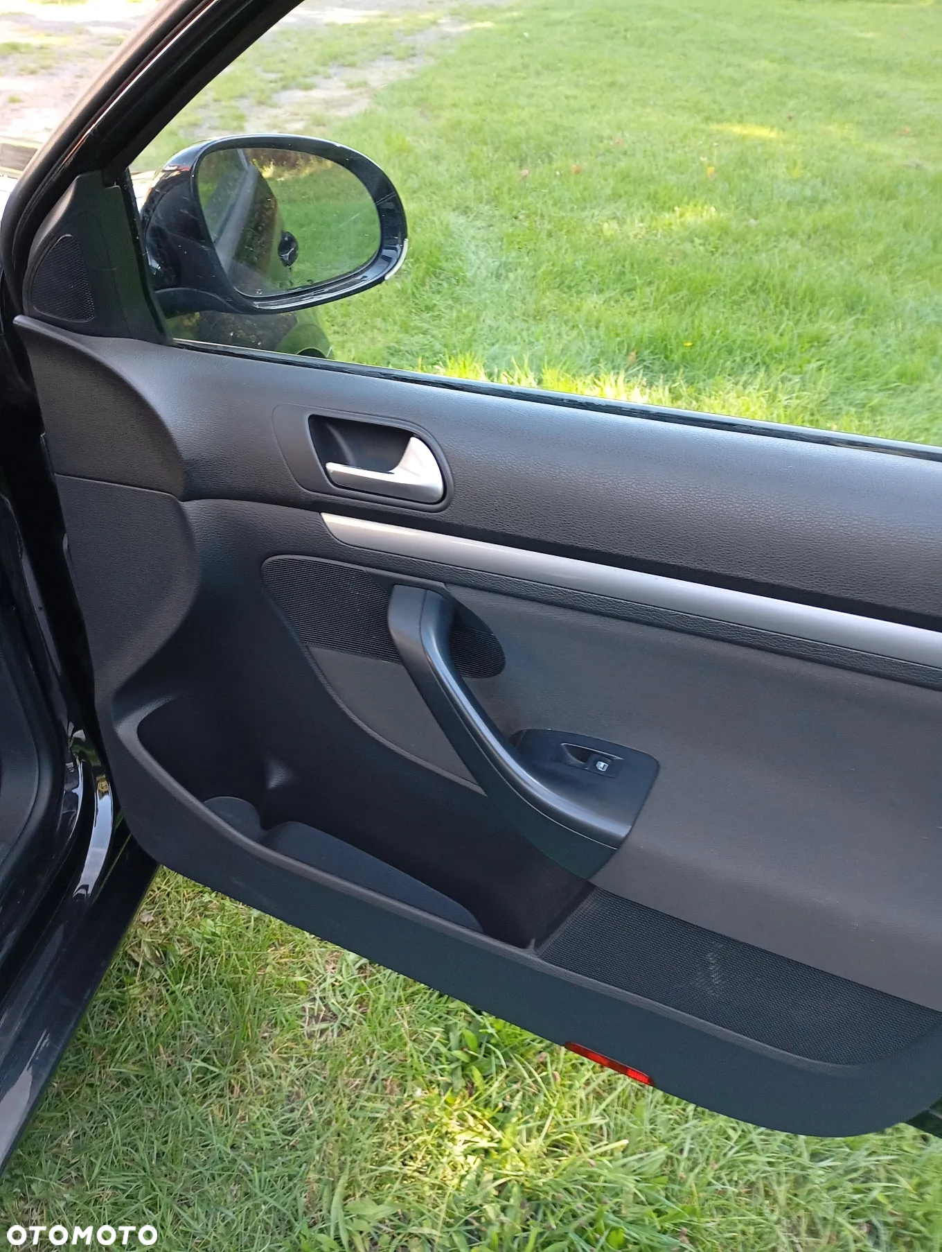 Volkswagen Golf VI 1.6 TDI BlueMot Comfortline - 14