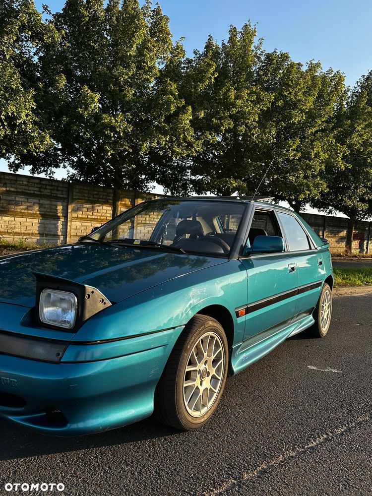 Mazda 323F - 4