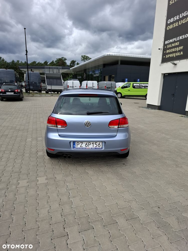 Volkswagen Golf - 6