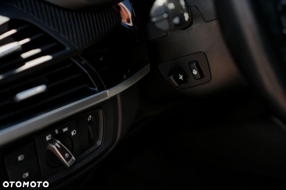 BMW X6 xDrive50i - 33