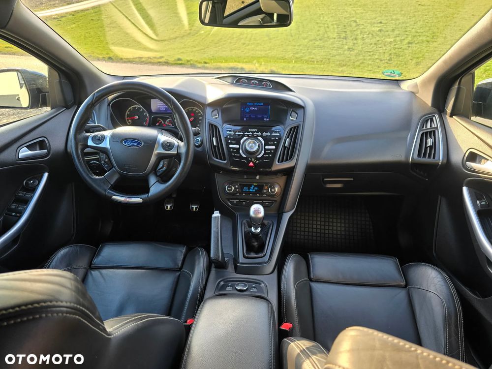 Ford Focus SW 2.0 EcoBoost ST Leather Exclusive Pack - 18