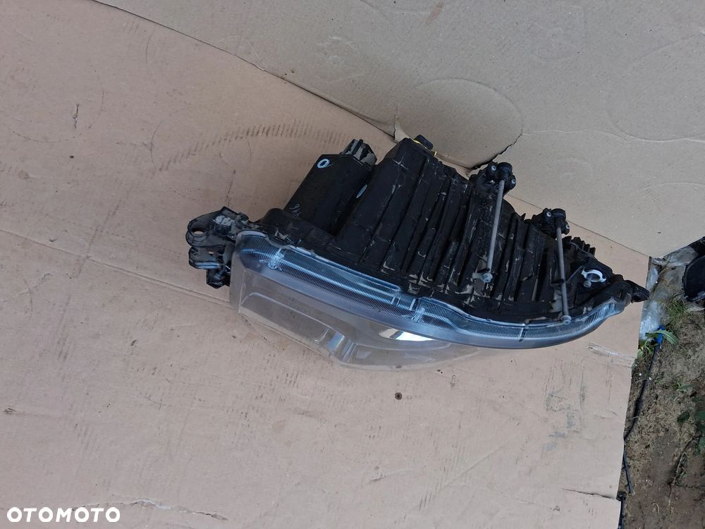 Lampa Lewa Przednia Mercedes-Benz Actros MP4 MP5 Led A9618203059 - 2