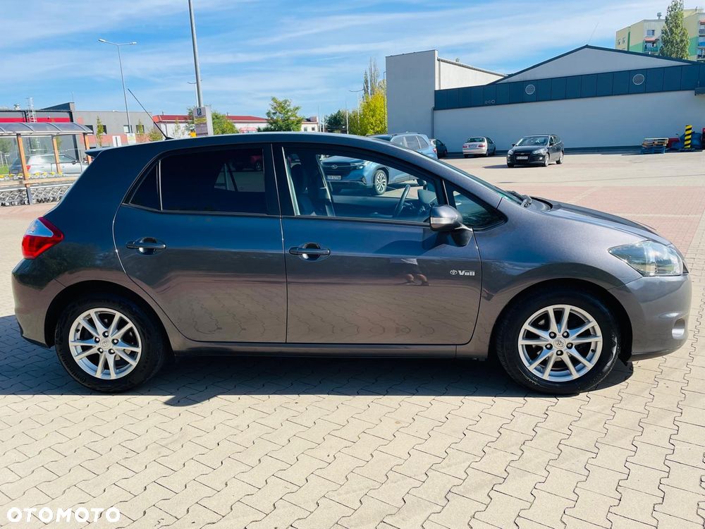 Toyota Auris 1.6 Executive - 6