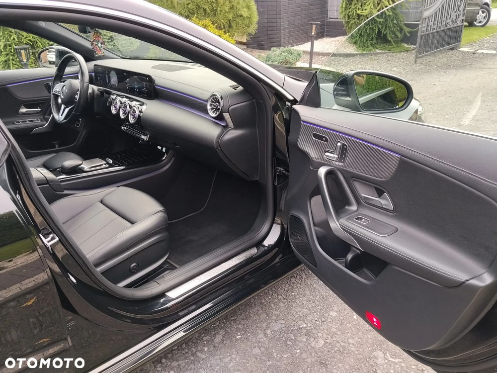 Mercedes-Benz CLA 200 d Progressive - 30
