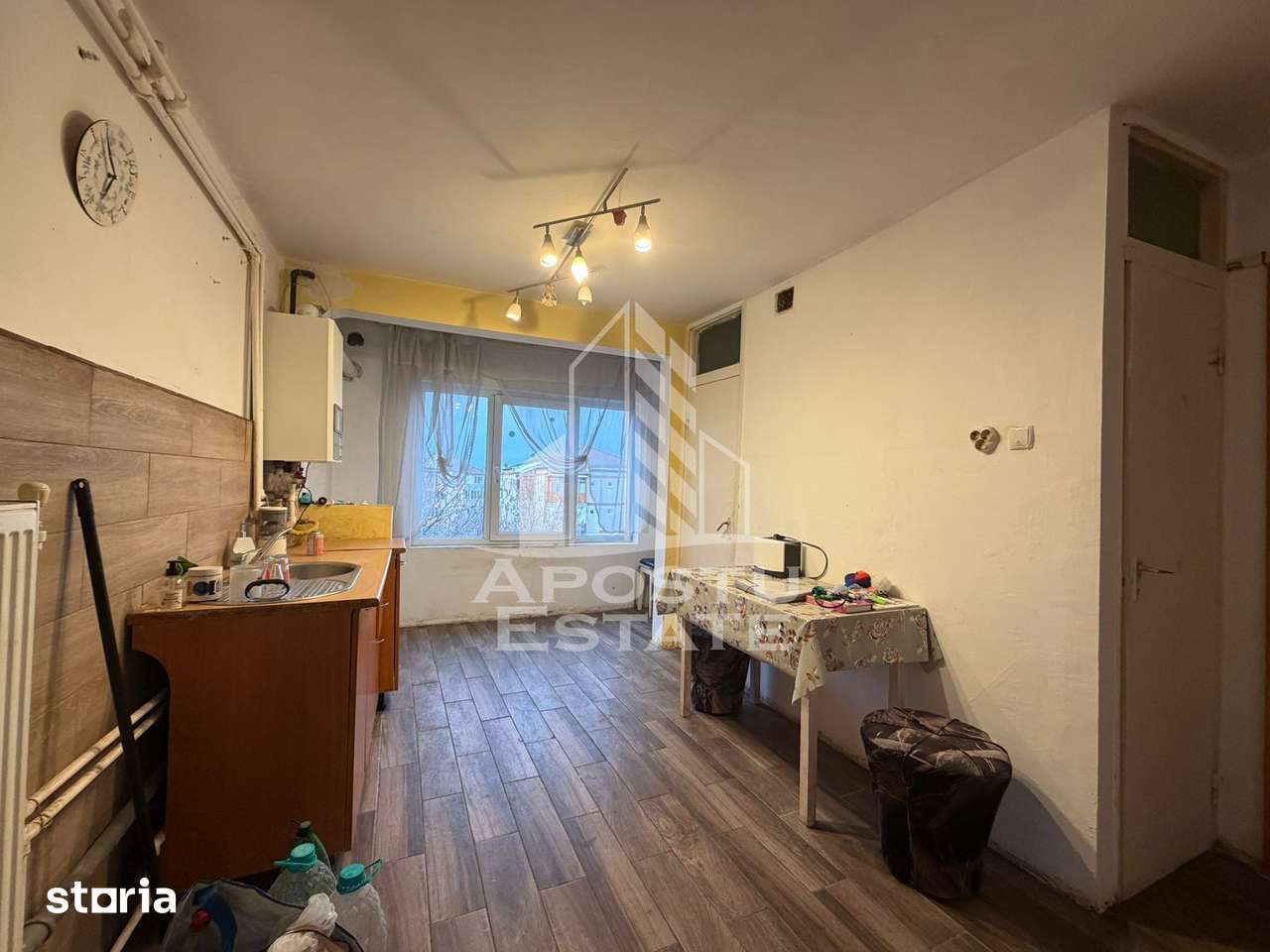 Apartament cu 2 camere, decomandat, centrala proprie, zona Soarelui — fotografia 3