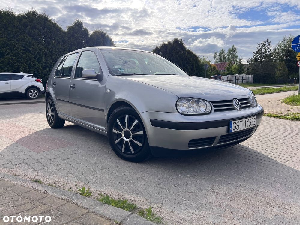 Volkswagen Golf - 1