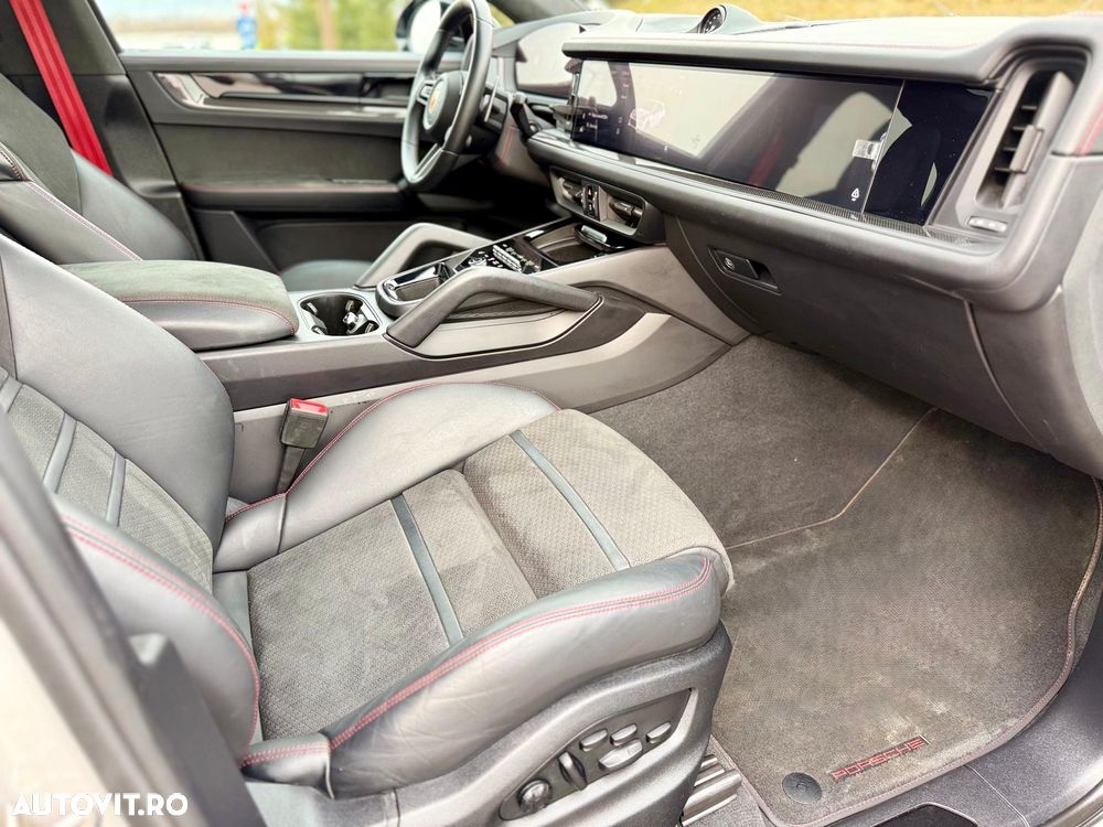 Porsche Cayenne Coupe GTS Tiptronic S - 16