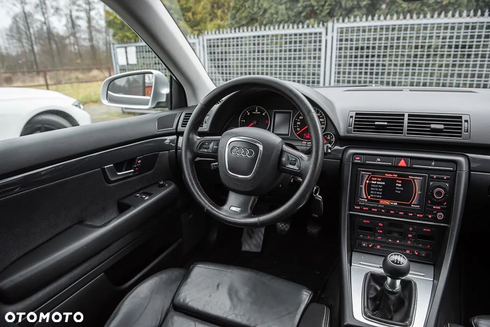 Audi A4 Avant 2.0 TDI DPF quattro - 24