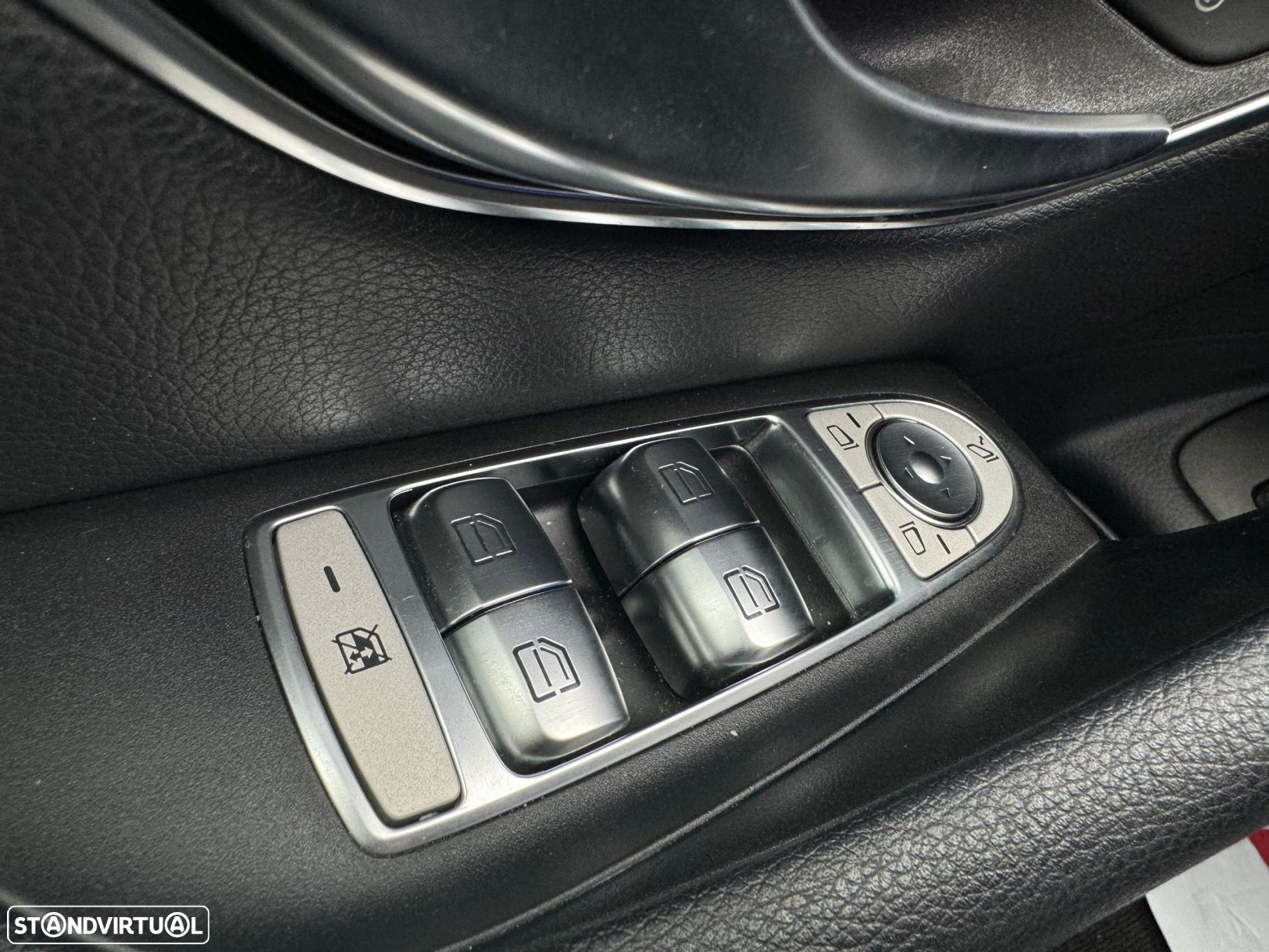 Mercedes-Benz E 300 de AMG Line - 32