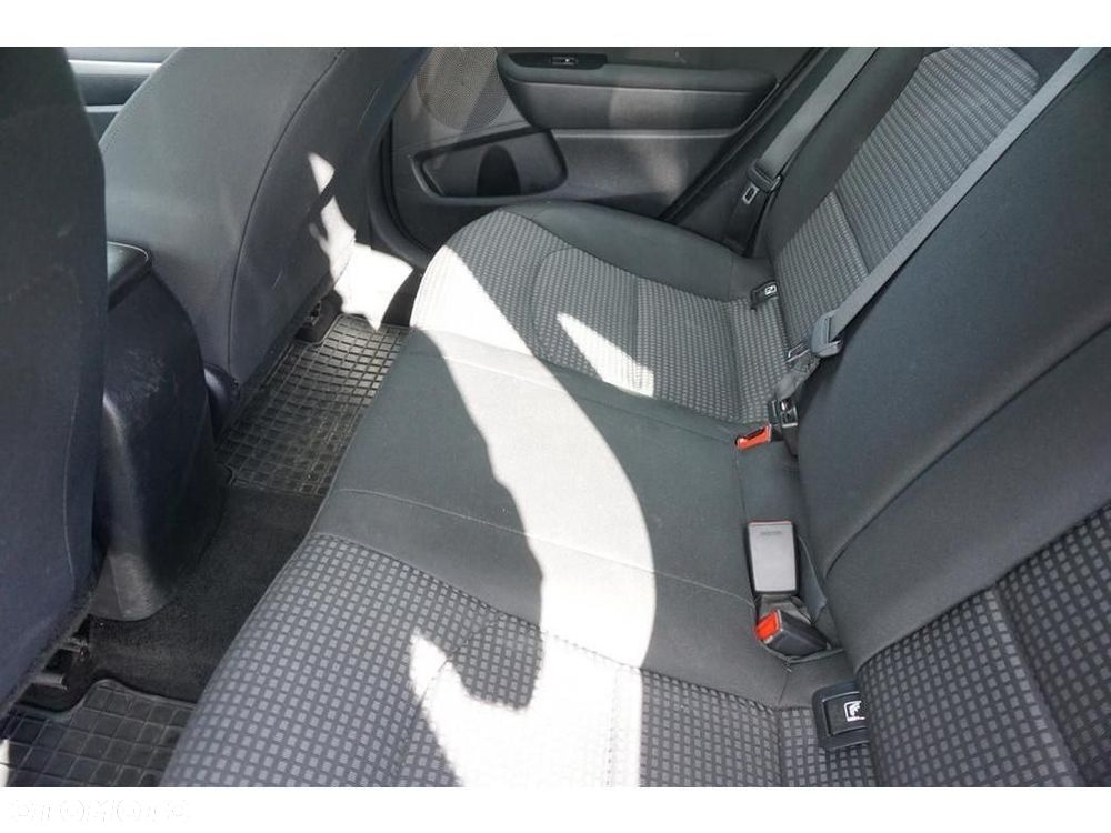 Kia Ceed - 25