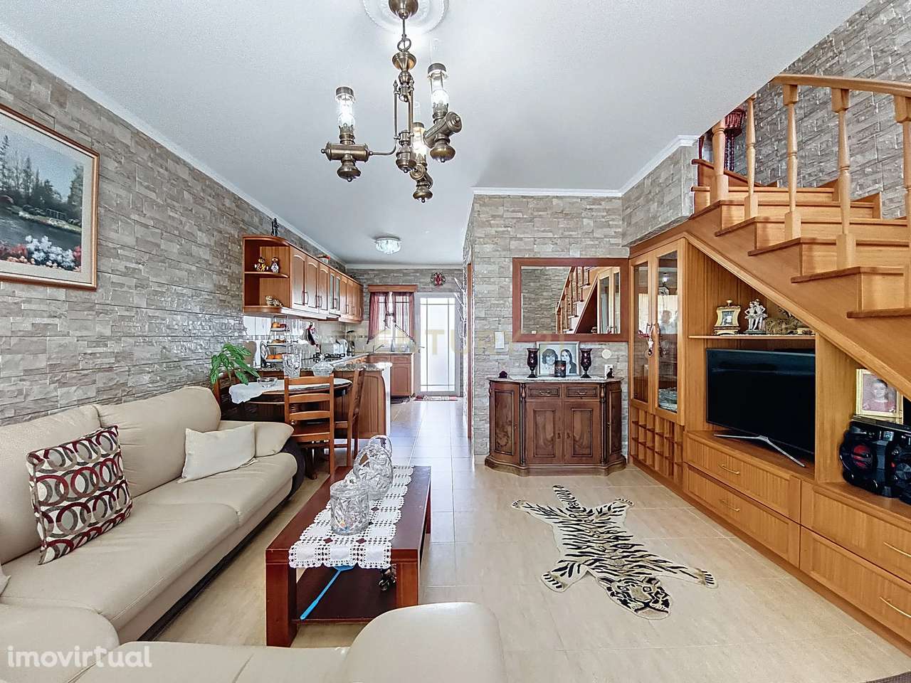 Moradia Prática e Luminosidade Natural em Ponta Garça – Um Refúgio Tr - Grande imagem: 2/27