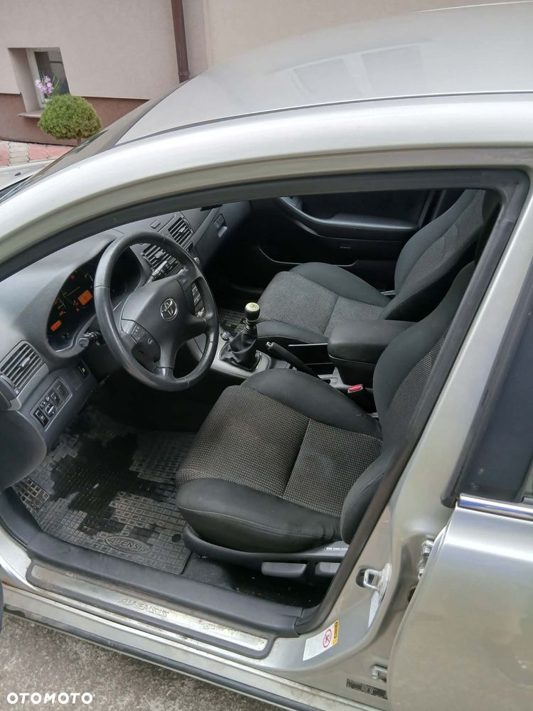 Toyota Avensis 2.2 D-4D Prestige Gold - 5