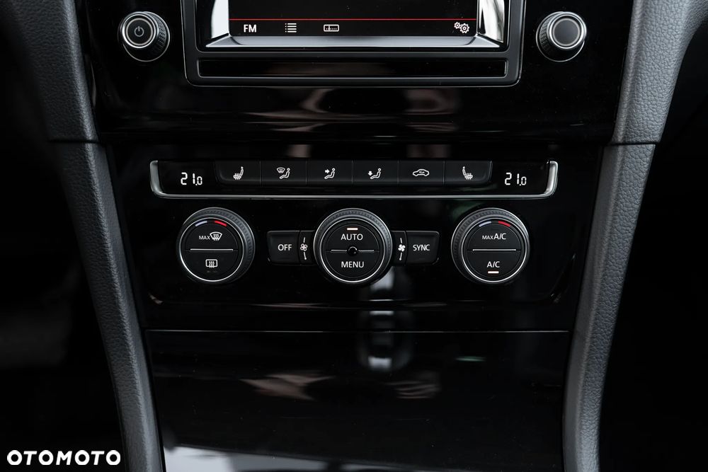 Volkswagen Golf Variant 1.4 TSI BlueMotion Technology DSG Highline - 25