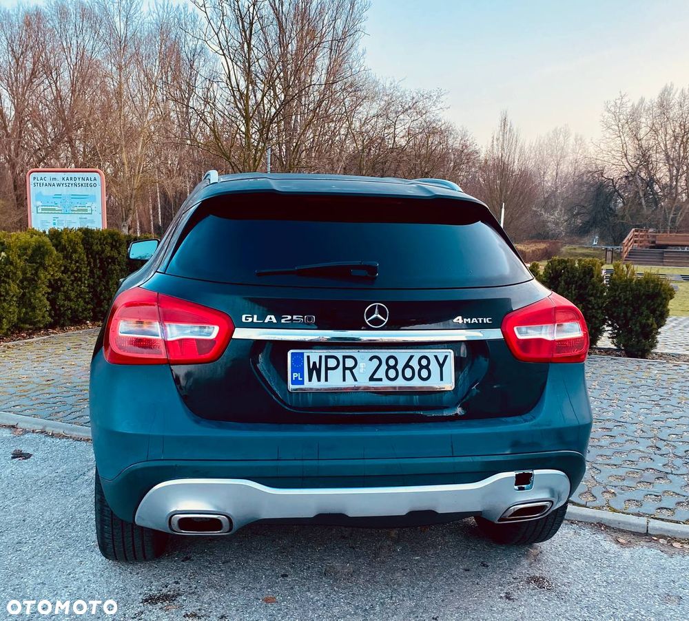 Mercedes-Benz GLA - 2