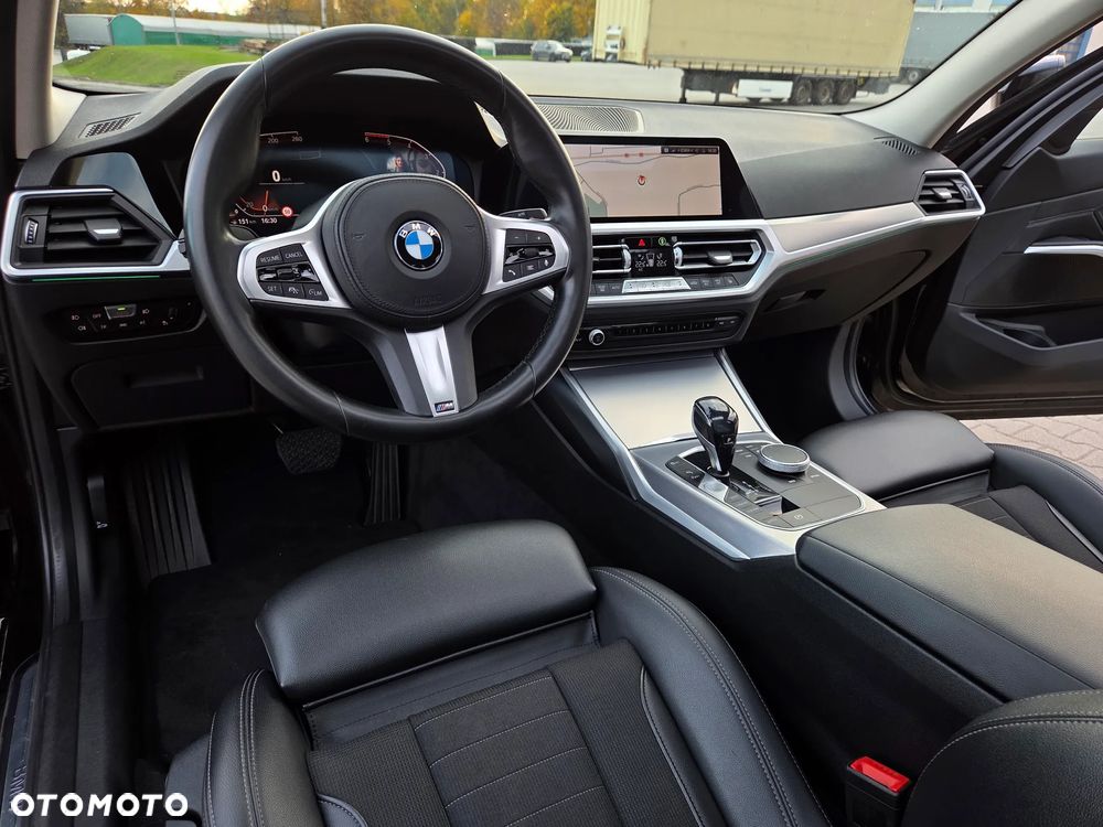 BMW Seria 3 320d Luxury Line sport - 26