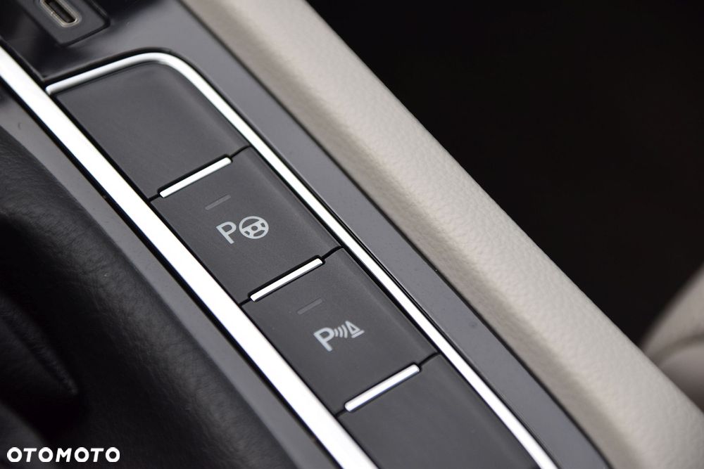 Volkswagen Passat 2.0 TDI 4Mot Elegance DSG - 20