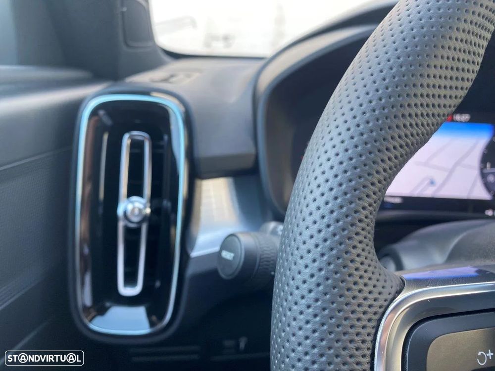 Volvo XC 40 2.0 D3 Momentum Plus - 27
