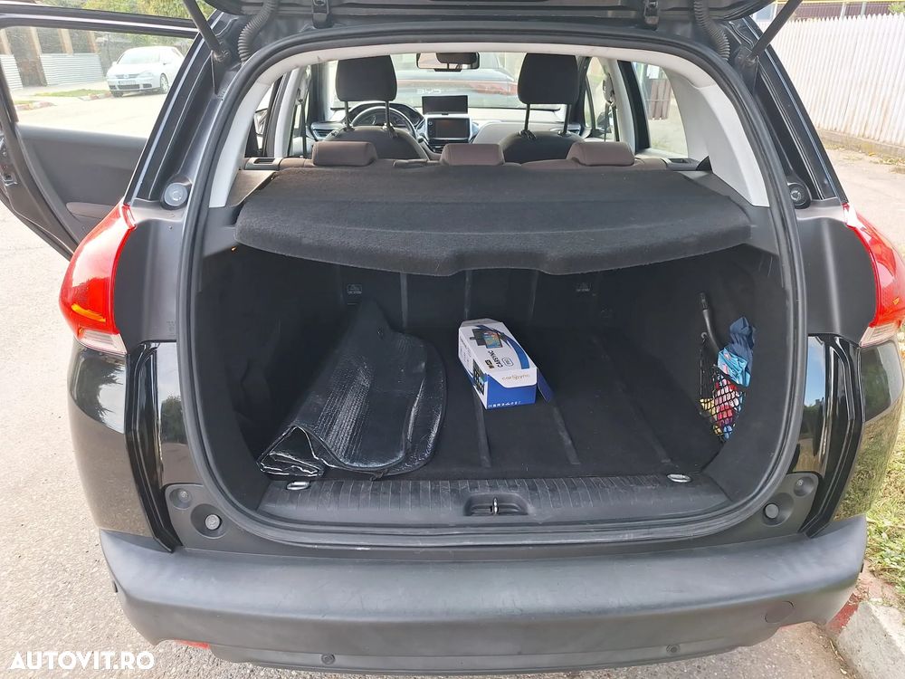 Peugeot 2008 1.2 L PureTech Active - 5