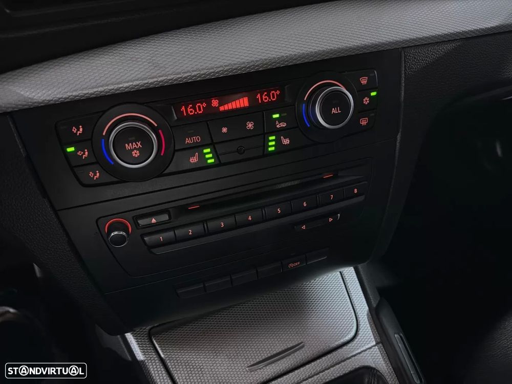 BMW 118 d Pack M - 17