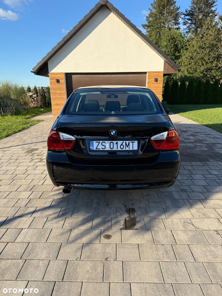 BMW Seria 3 318i - 5