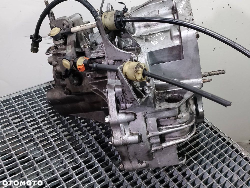 SKRZYNIA BIEGÓW MANUALNA RENAULT SCENIC II ( 03-09 ) 1.9 DCI NDO0008 - 4