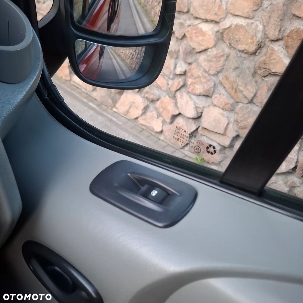 Opel Vivaro - 22