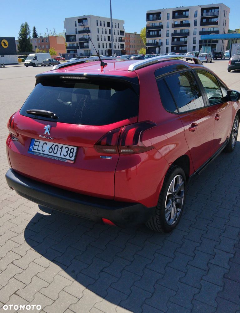 Peugeot 2008 1.2 Pure Tech Style S&S - 4