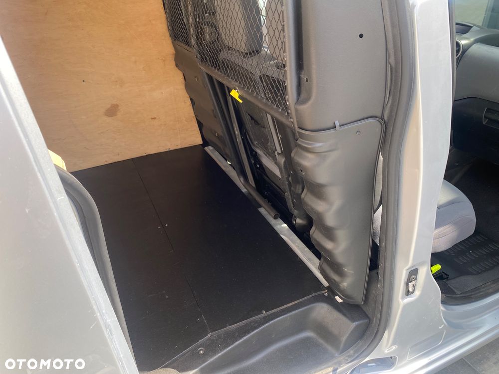 Citroën BERLINGO 1.6 HDI, MAX długi, 3-osobowy, klimatyzacja, zakupiony w salonie w Rzeszowie - 21