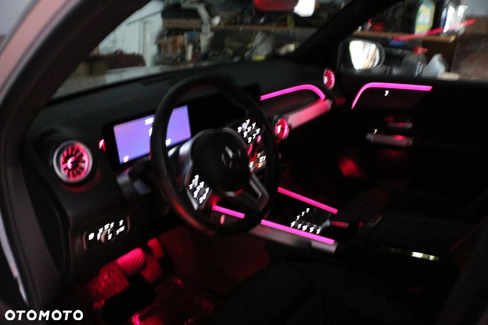 Mercedes-Benz GLB - 13