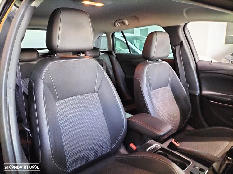 Opel Astra Sports Tourer 1.5 D Business Edition S/S - 44