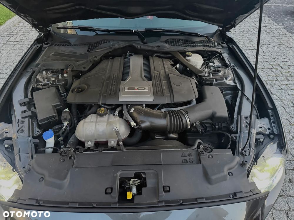 Ford Mustang - 4