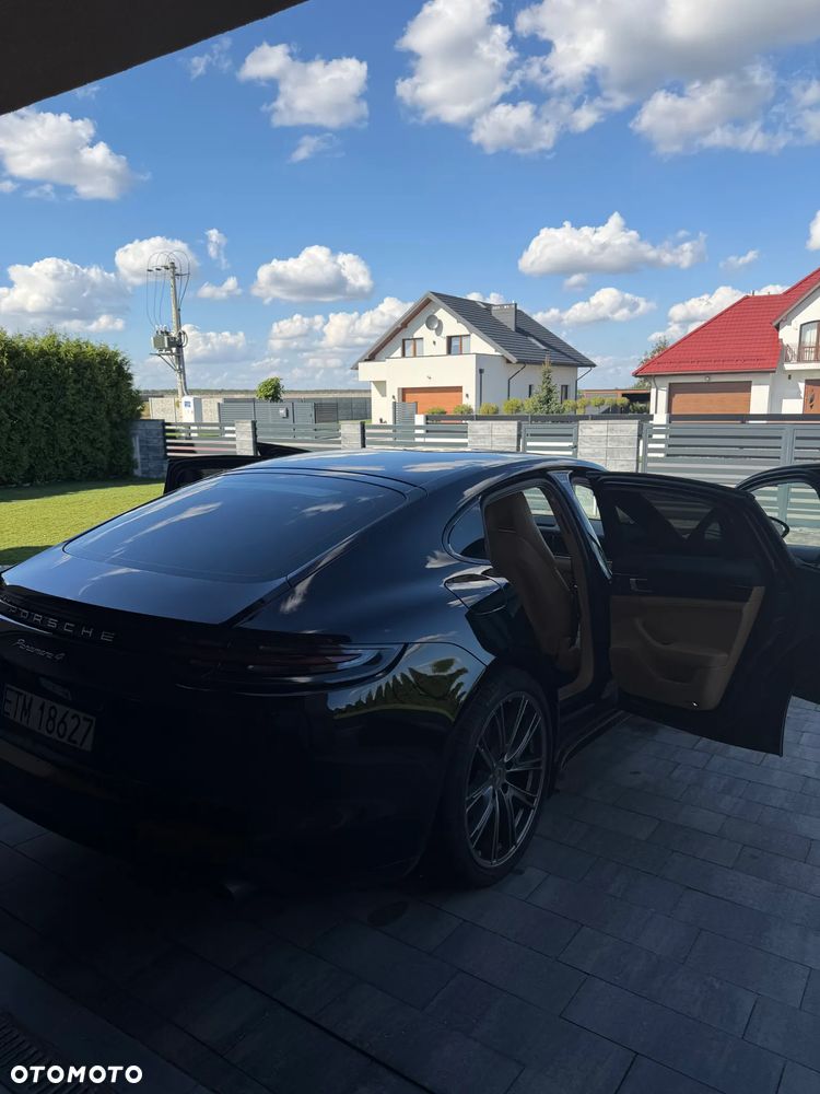 Porsche Panamera 4 - 19