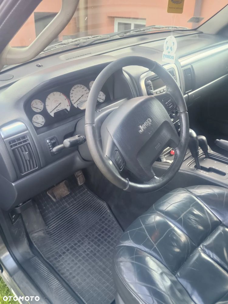 Jeep Grand Cherokee - 12
