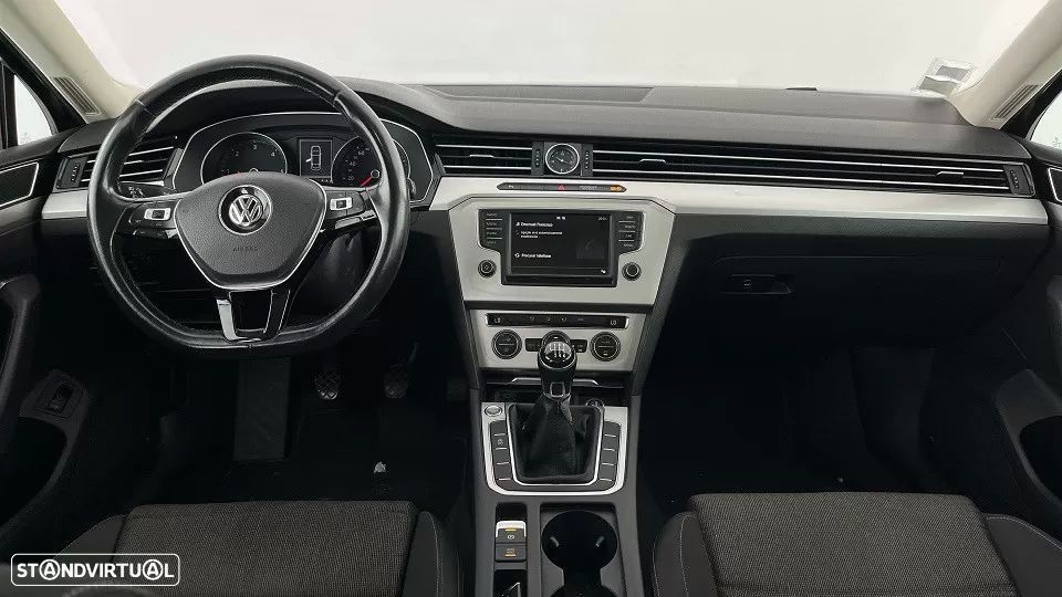 VW Passat 1.6 TDI Highline - 5