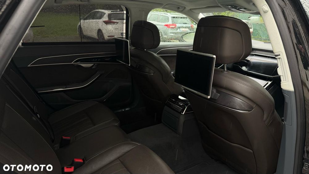 Audi A8 - 12