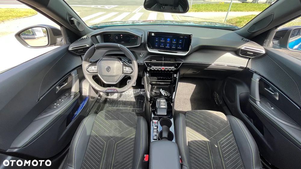 Peugeot 2008 PureTech mHEV GT Exclusive e-DCS6 - 12