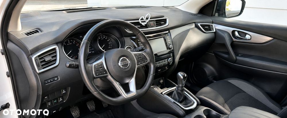 Nissan Qashqai 1.7 dCi 4x4 Tekna Xtronic - 6
