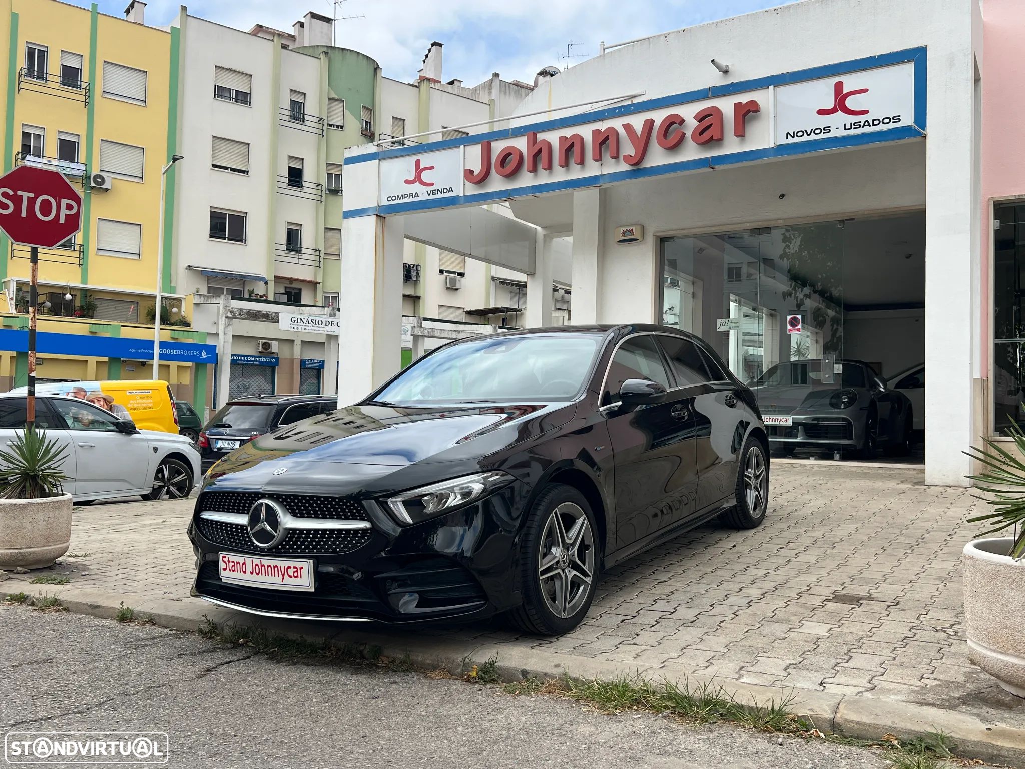 Mercedes-Benz A 250 e AMG Line - 1