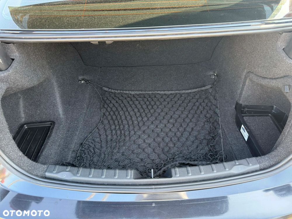 BMW Seria 3 320i xDrive - 14