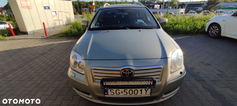 Toyota Avensis 2.0 VVT-i High - 2
