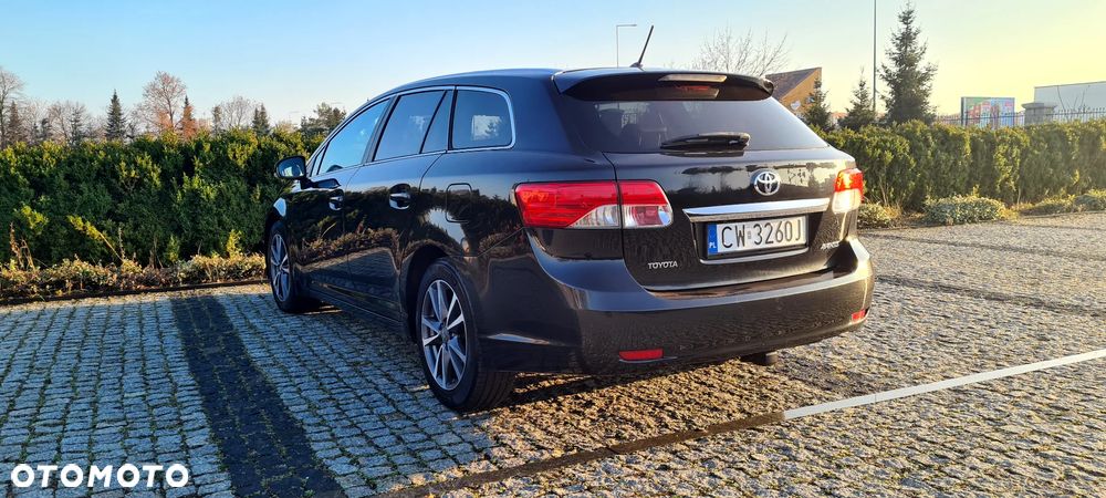 Toyota Avensis 1.8 Premium - 6