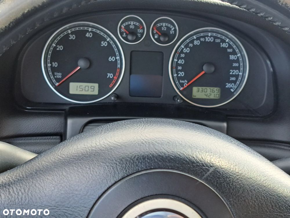 Volkswagen Passat 1.8T - 12