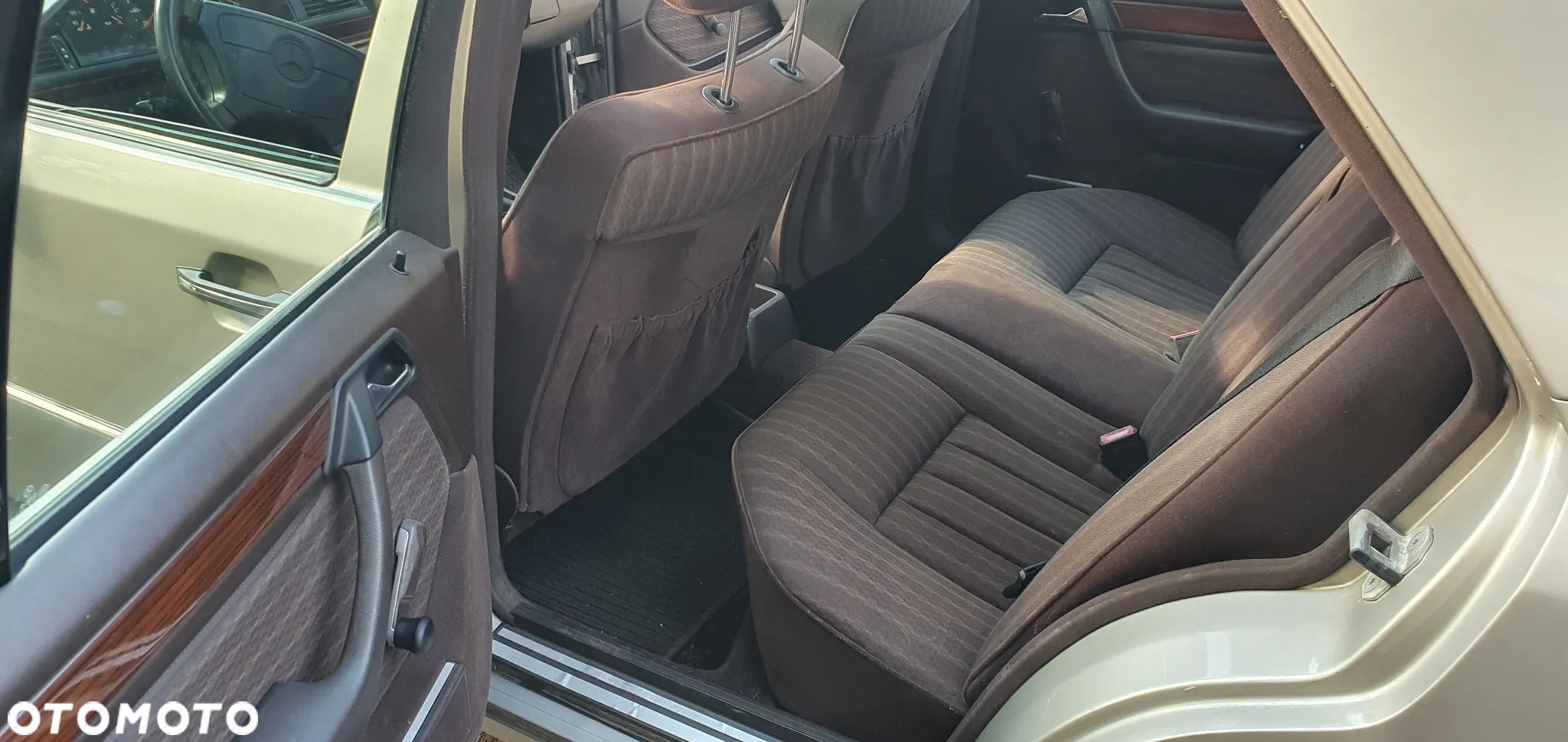 Mercedes-Benz W124 (1984-1993) - 13