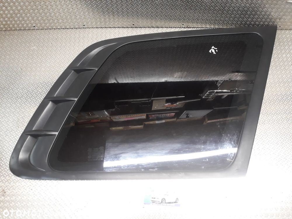 SZYBA TYLNA PRAWA KAROSERYJNA HYUNDAI SANTA FE 2004r - 1