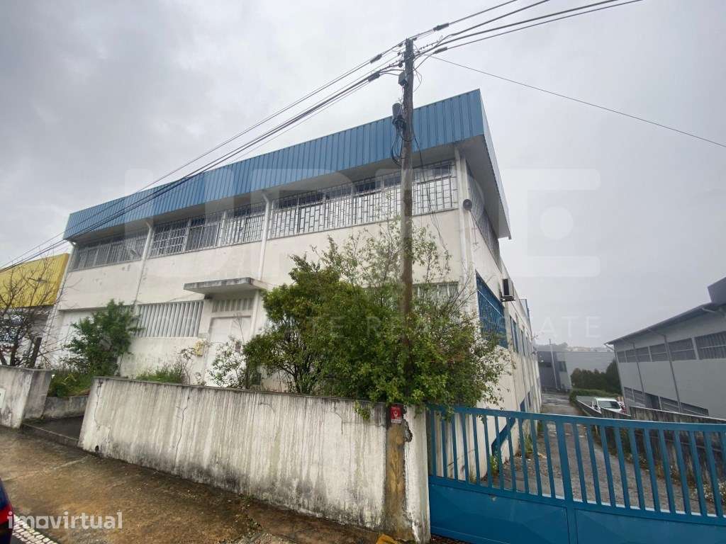 VENDE | Armazém Industrial | S. João Madeira - Grande imagem: 3/9